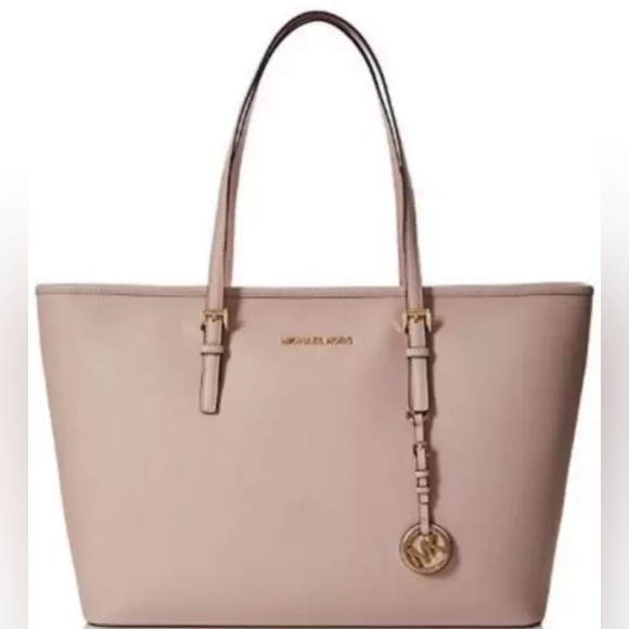 Michael Kors Handbags - Michael Kors Medium Jet Set Medium Carry All Tote
